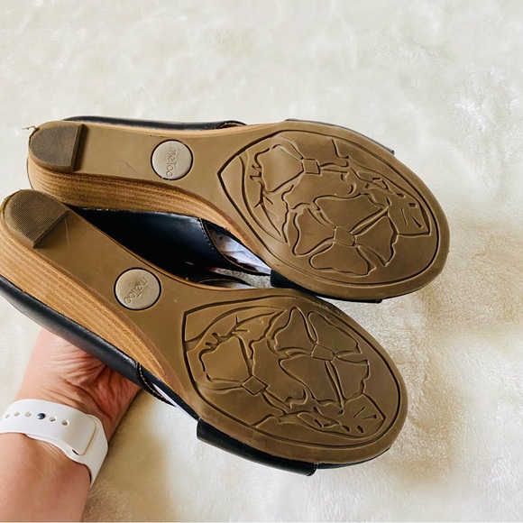 Leather Strap Wedge Black - Picture 6 of 7